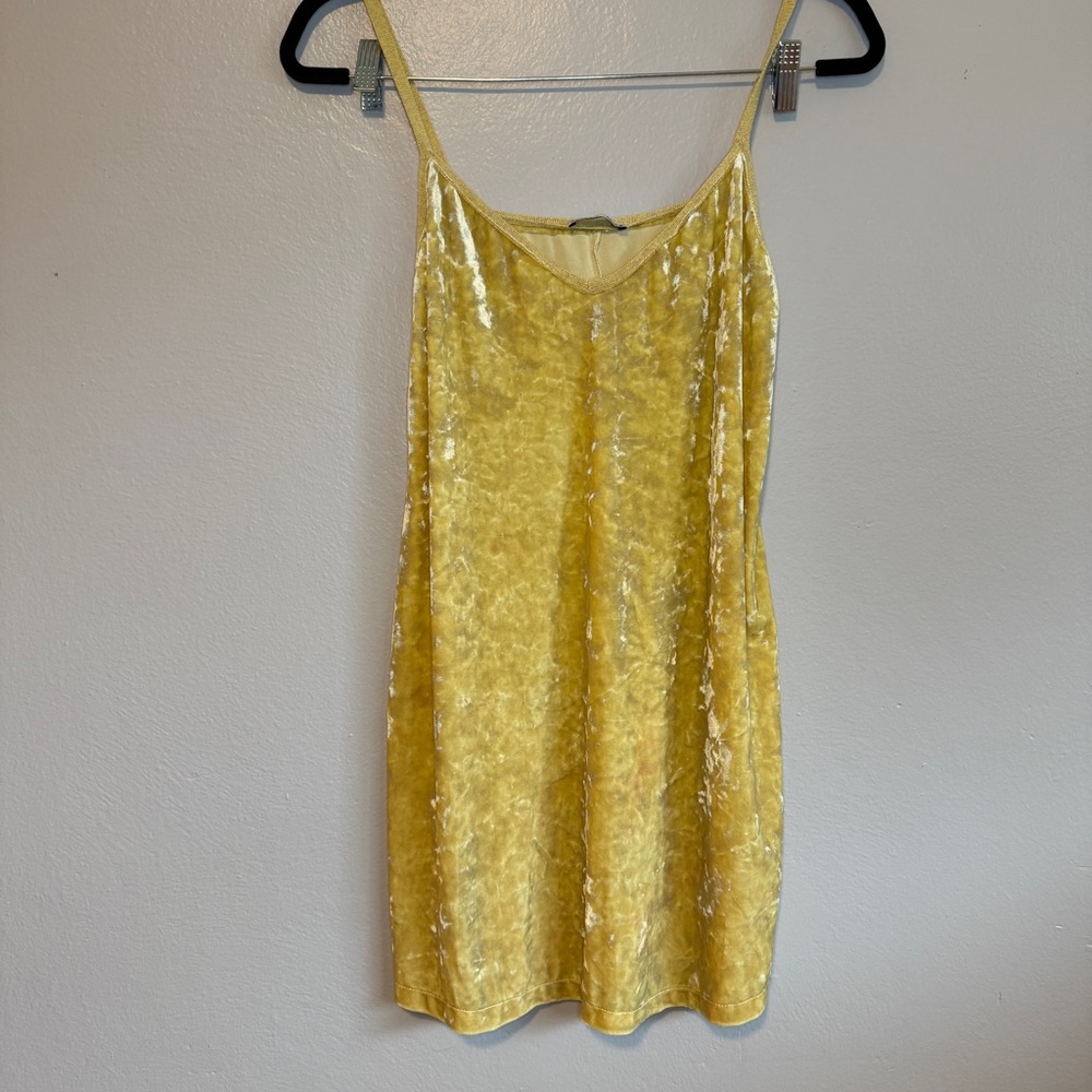 Zara Butter Yellow Women’s Crushed Velvet Y2K Spaghetti Strap Slip Dress Size M
